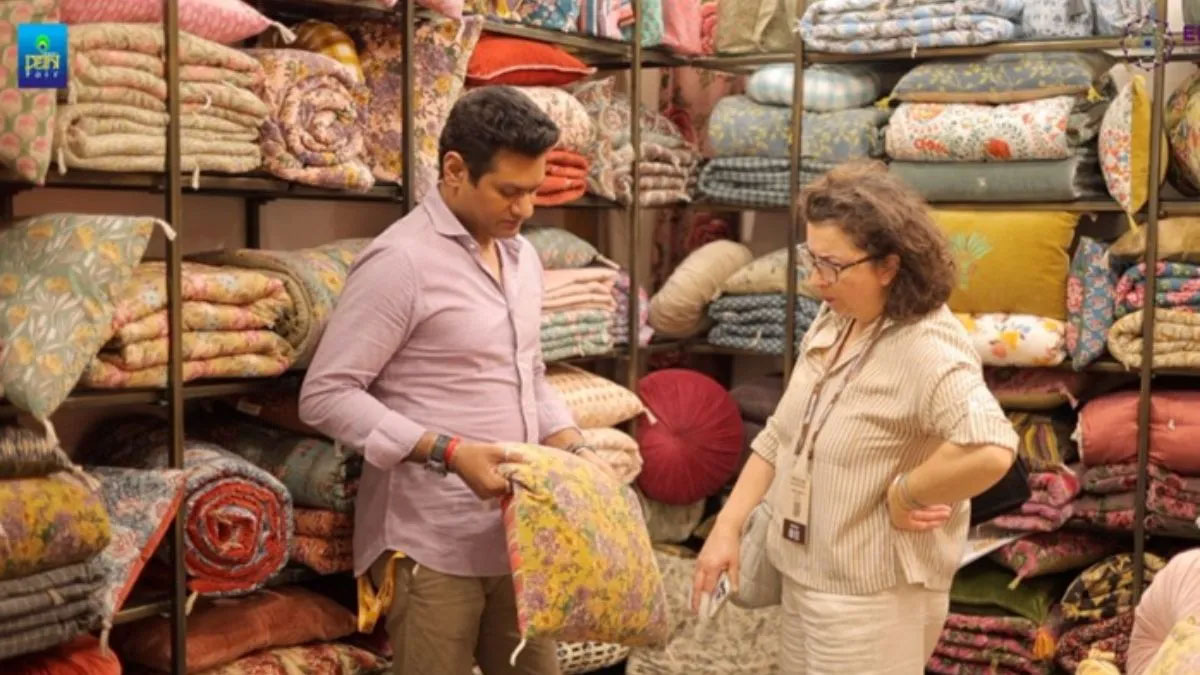 ग्रेटर नोएडा में गूंजा भारतीय कला का वैभव - 112 देशों के खरीदारों ने लगाए मेले में डेरा, तीन हजार करोड़ के ऑर्डर की उम्मीद