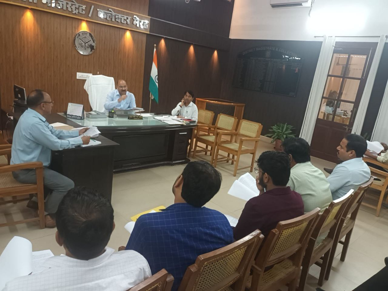 मेरठ में 2026 विधान परिषद स्नातक व शिक्षक निर्वाचन क्षेत्रों की मतदाता सूची पुनरीक्षण की प्रक्रिया शुरू