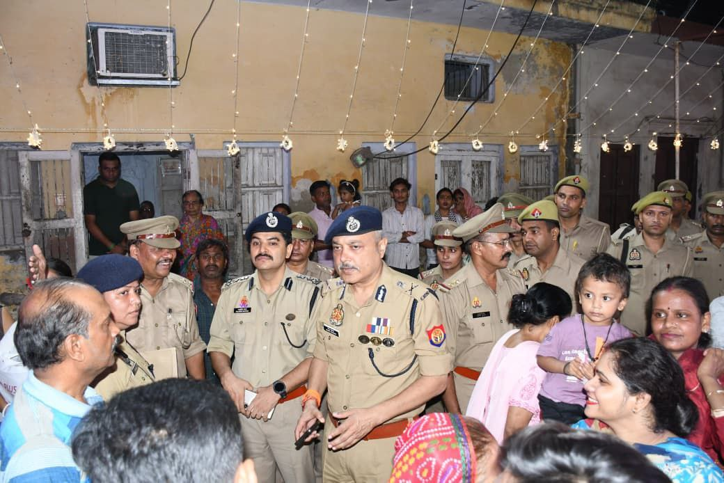 मेरठ में दशहरा से पहले ADG और DIG ने शहर की सुरक्षा का लिया जायजा