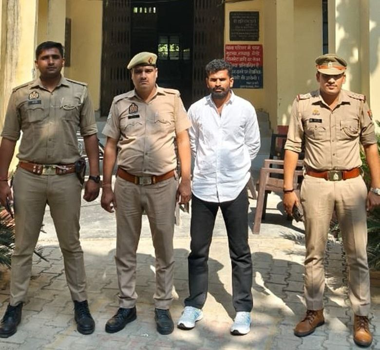 मेरठ के फलावदा गैंग फायरिंग केस में आरोपी की निशानदेही पर तमंचा बरामद
