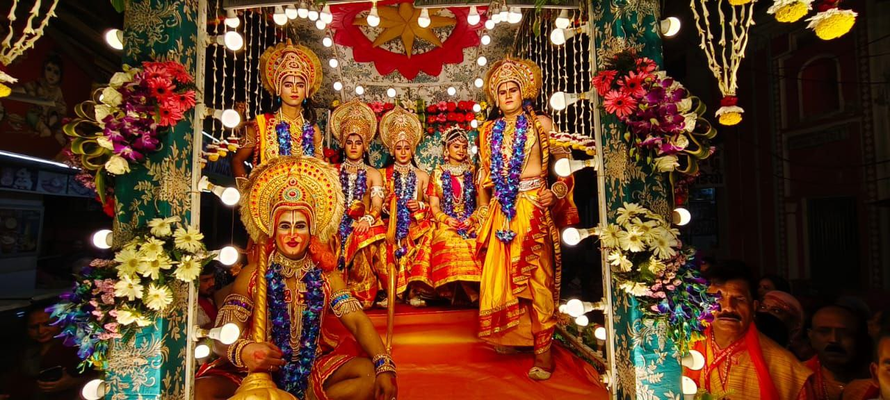 मेरठ में भव्य भरत मिलाप शोभायात्रा, प्रभु श्रीराम के जयघोष से गूंजा शहर