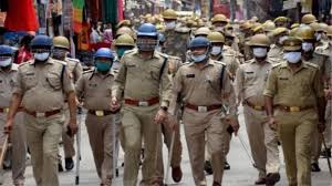मेरठ पुलिस ने नवरात्रि और रामलीला पर्वों को लेकर सुरक्षा कड़ी, फ्लैग मार्च और चेकिंग अभियान चलाया