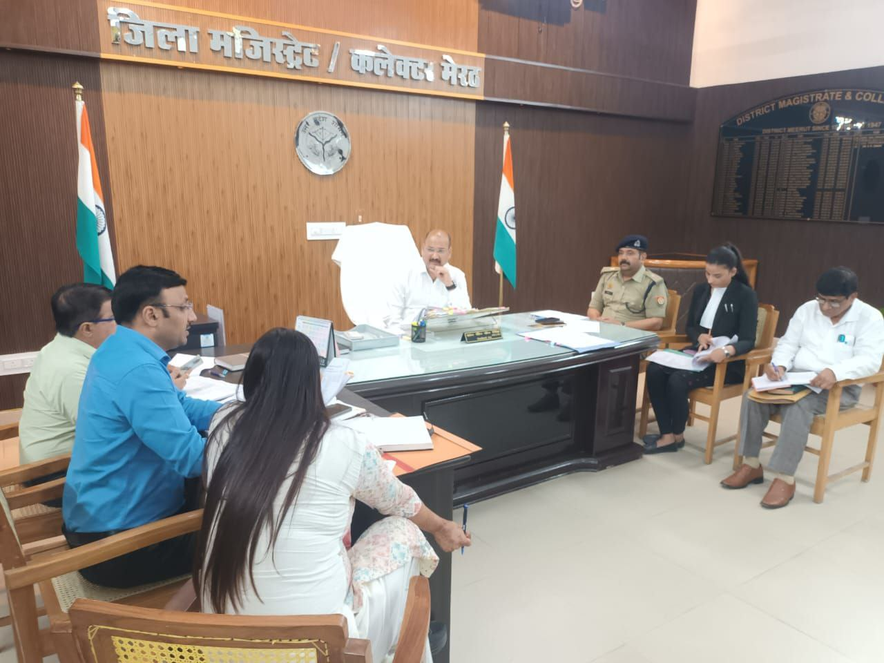 मेरठ में रानी लक्ष्मीबाई सम्मान कोष योजना के तहत 6 मामलों में क्षतिपूर्ति स्वीकृत, 13 प्रकरणों में एफएसएल रिपोर्ट लंबित