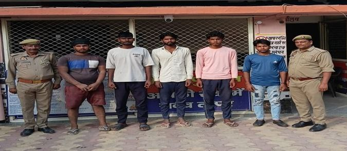 मेरठ में वारंटियों के खिलाफ किठौर पुलिस की बड़ी छापेमारी, 5 गिरफ्तार