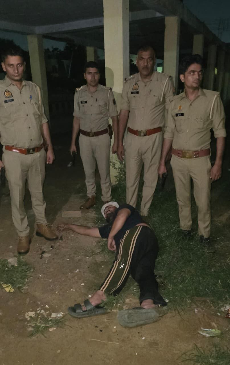 मेरठ में मुठभेड़ के बाद लूट के तीन आरोपी गिरफ्तार, एक के पैर में लगी गोली