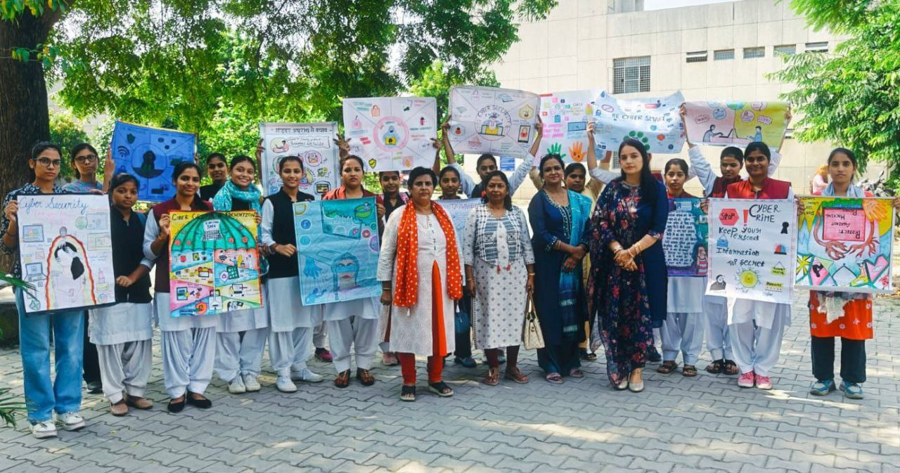 मेरठः शहीद मंगल पांडे महिला कॉलेज में मिशन शक्ति 2.0 के तहत 'साइबर जागरूकता रैली' का आयोजन