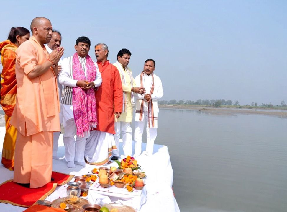 मुख्यमंत्री योगी आदित्यनाथ ने गढ़मुक्तेश्वर कार्तिक पूर्णिमा मेले की तैयारियों का निरीक्षण किया, सुरक्षा और स्वच्छता को सर्वोच्च प्राथमिकता दी