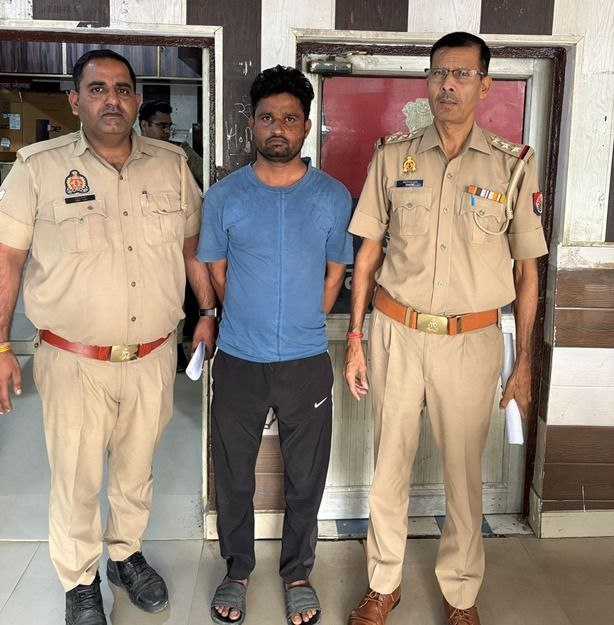 मेरठ में 25 हजार का ईनामी सेना का भगोड़ा गिरफ्तार, लाखों की चोरी का खुलासा