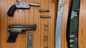 मेरठ पुलिस ने अमरगढ़ फायरिंग मामले में दो अभियुक्तों से बरामद किए तमंचे और कारतूस