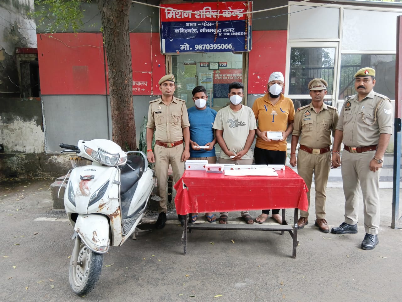 नोएडा में अंतरराज्यीय वाहन चोर गिरोह का पर्दाफाश, तीन गिरफ्तार