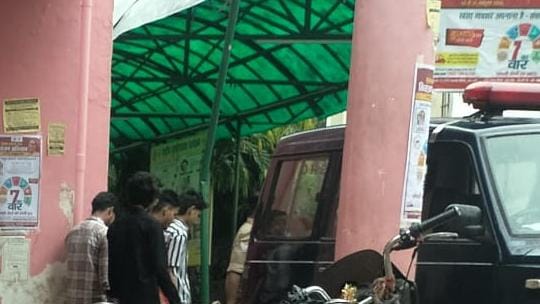 शामली में पैसेंजर ट्रेन में नाबालिग से छेड़छाड़, जीआरपी ने चार युवकों को भेजा जेल। महिला सुरक्षा पर फिर उठे सवाल