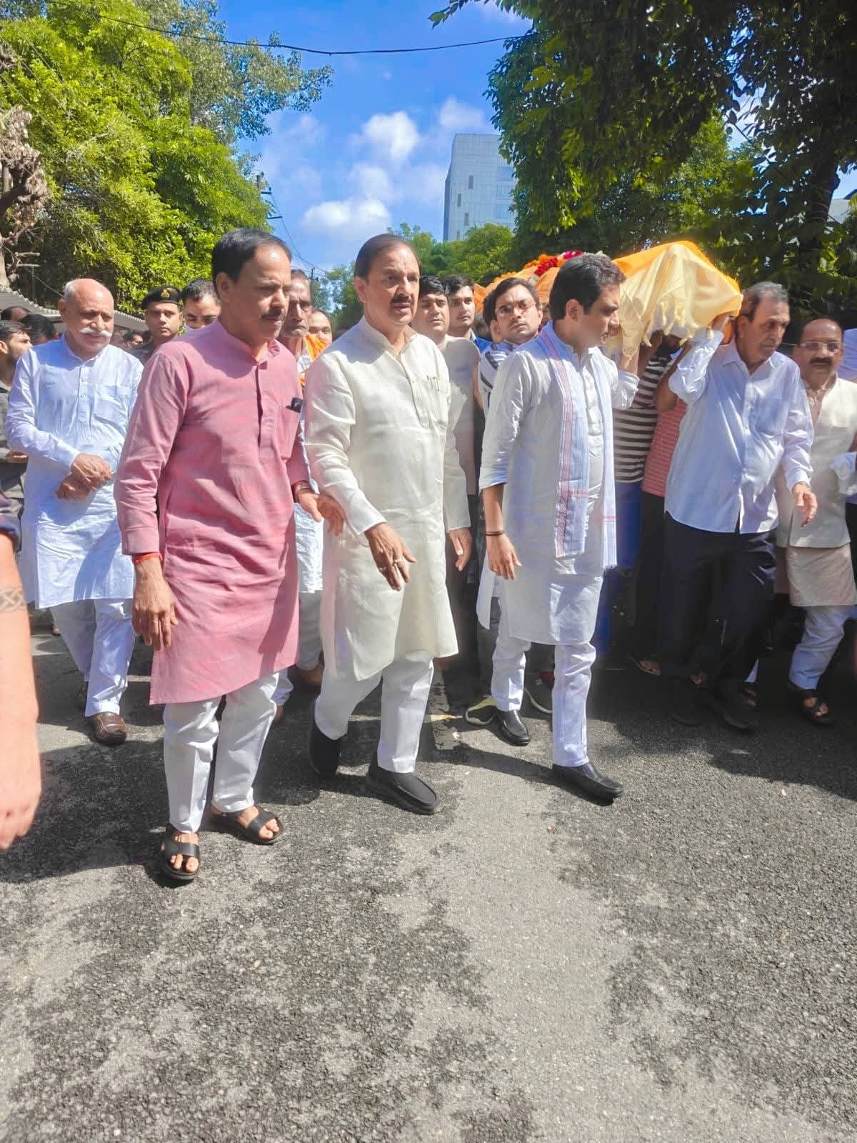 नोएडा प्राधिकरण के उप-महाप्रबंधक आशीष भाटी का डेंगू से निधन, शोक की लहर