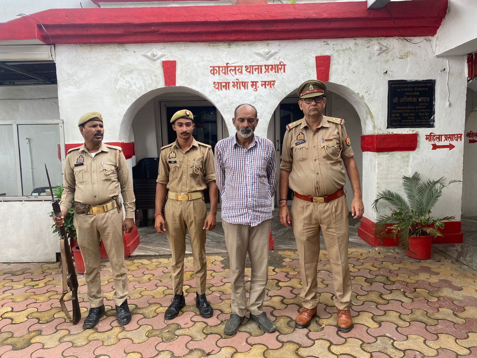 मुज़फ्फरनगर में चार साल से फरार पत्नी का हत्यारा पति गिरफ्तार, 10 हजारी इनामी तमंचे सहित दबोचा