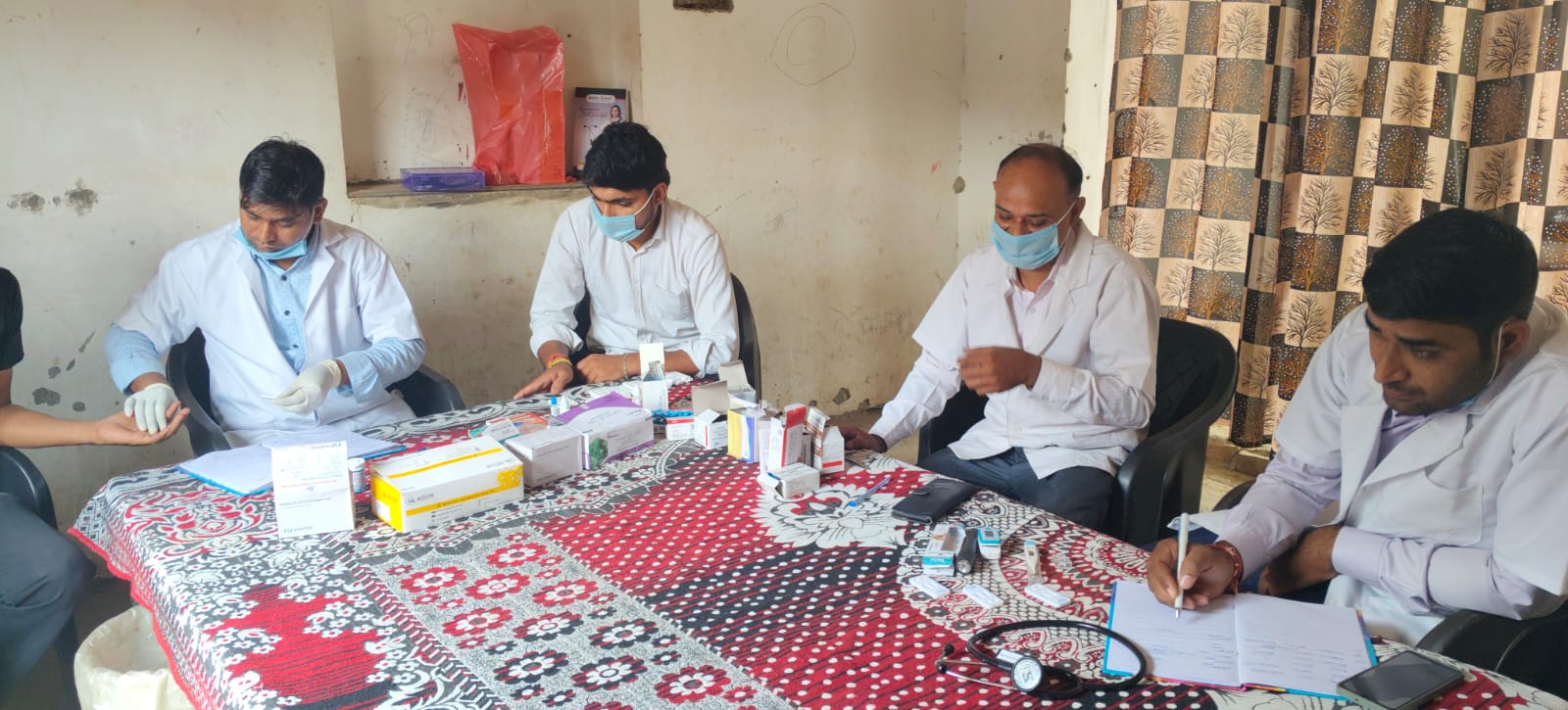 जलालाबाद के दभेड़ी गांव में डेंगू का कहर: महिला की मौत के बाद जागे विभाग के कैंप में मिले दो डेंगू पॉजिटिव मरीज