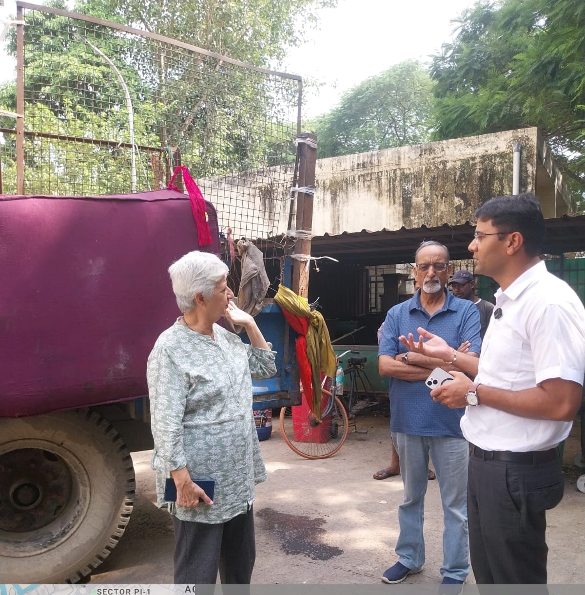 ग्रेटर नोएडा प्राधिकरण ने कूड़ा प्रबंधन नियमों का उल्लंघन करने वाली सोसायटी पर लगाया 36 हजार का जुर्माना