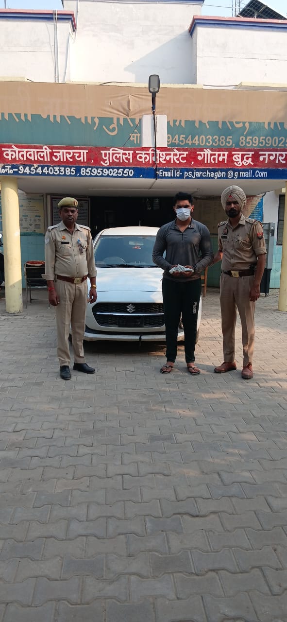 नोएडा के जारचा में नाली विवाद हत्या मामला: एक आरोपी गिरफ्तार, अवैध हथियार बरामद