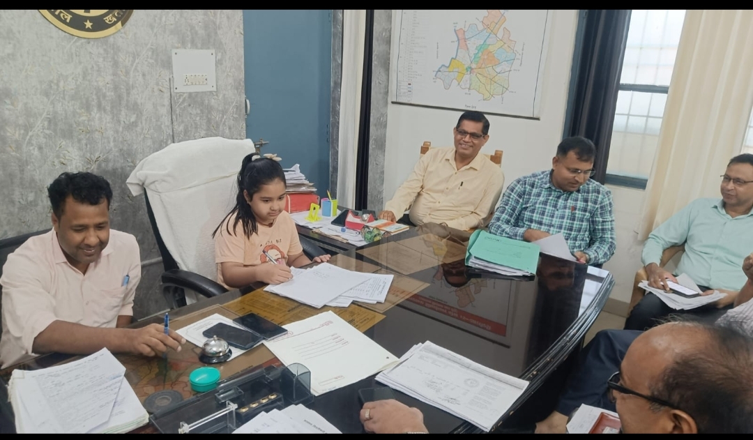 मुज़फ्फरनगर में छात्रा नित्या बनीं एक दिन की SDM, खतौली तहसील में संभाली जिम्मेदारी