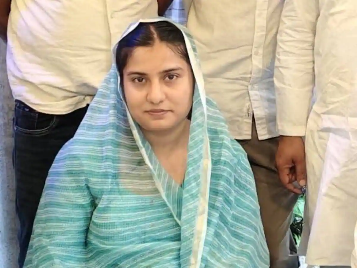 कैराना सांसद इकरा हसन पर पिंकी चौधरी का विवादित बयान: 'तलवार के बल पर सलवार पहनी हो, वो गुर्जर कैसे ?'
