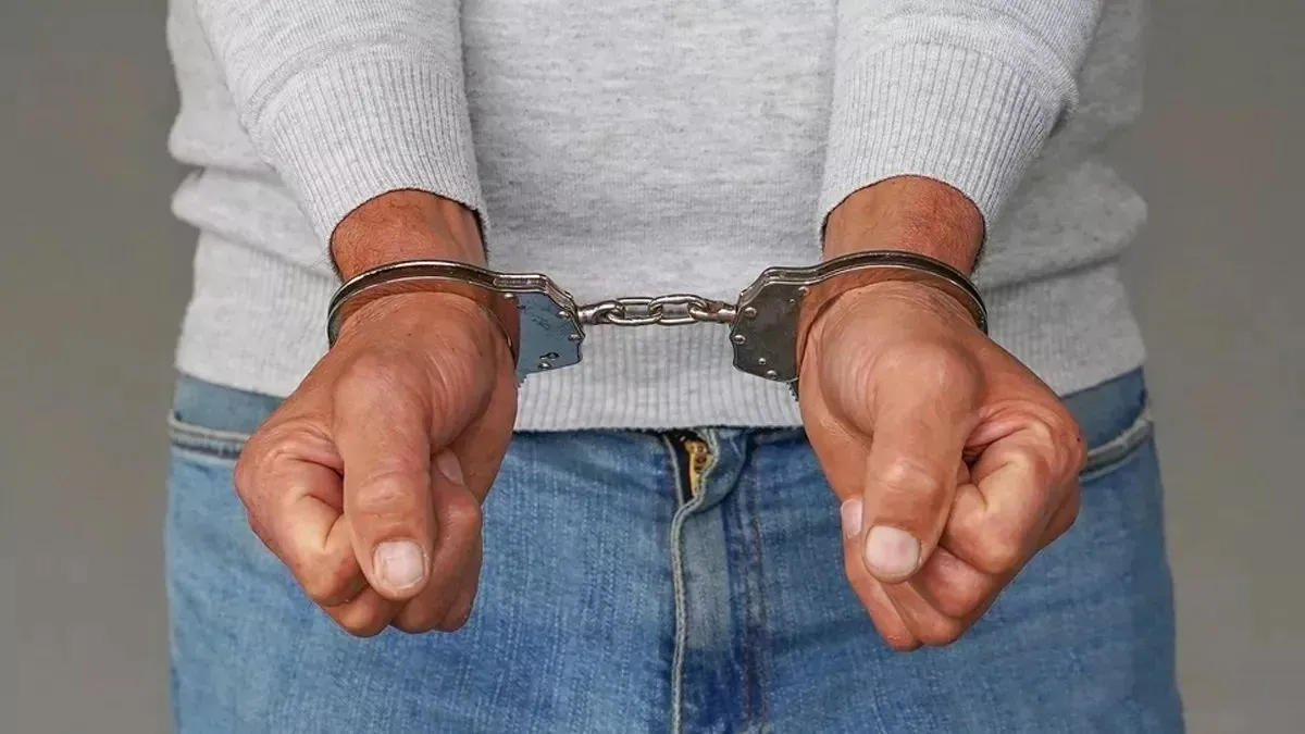 पेट्रोल पंप दिलाने के नाम पर पूर्व सैनिक से 40.71 लाख की ठगी! साइबर पुलिस ने दो ठग पकड़े, 25 लाख रुपये और ऑडी कार बरामद