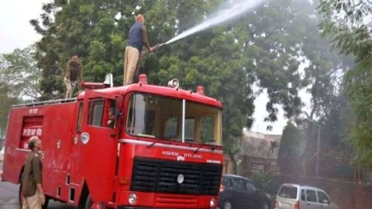 दीवाली की खुशियां बनी मातम: मुंबई की चॉल में लगी आग, 15 साल के किशोर की मौत से मचा कोहराम