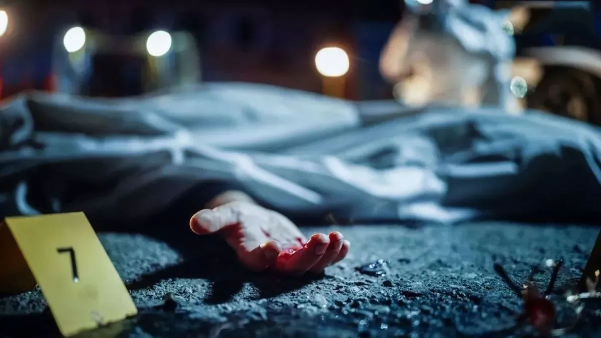 गुस्से में रिश्तों का कत्ल: मुंबई में भतीजे ने मामूली विवाद पर चाचा को सीढ़ियों पर पटककर उतारा मौत के घाट