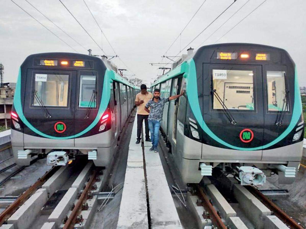 नोएडा में एक्वा लाइन मेट्रो सेवा 45 मिनट रही बाधित, यात्रियों को भारी परेशानी
