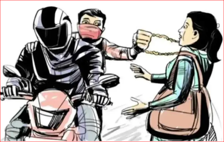 नोएडा में बाइक सवार बदमाशों ने की मोबाइल और सोने की चेन की लूट, लोगों में दहशत