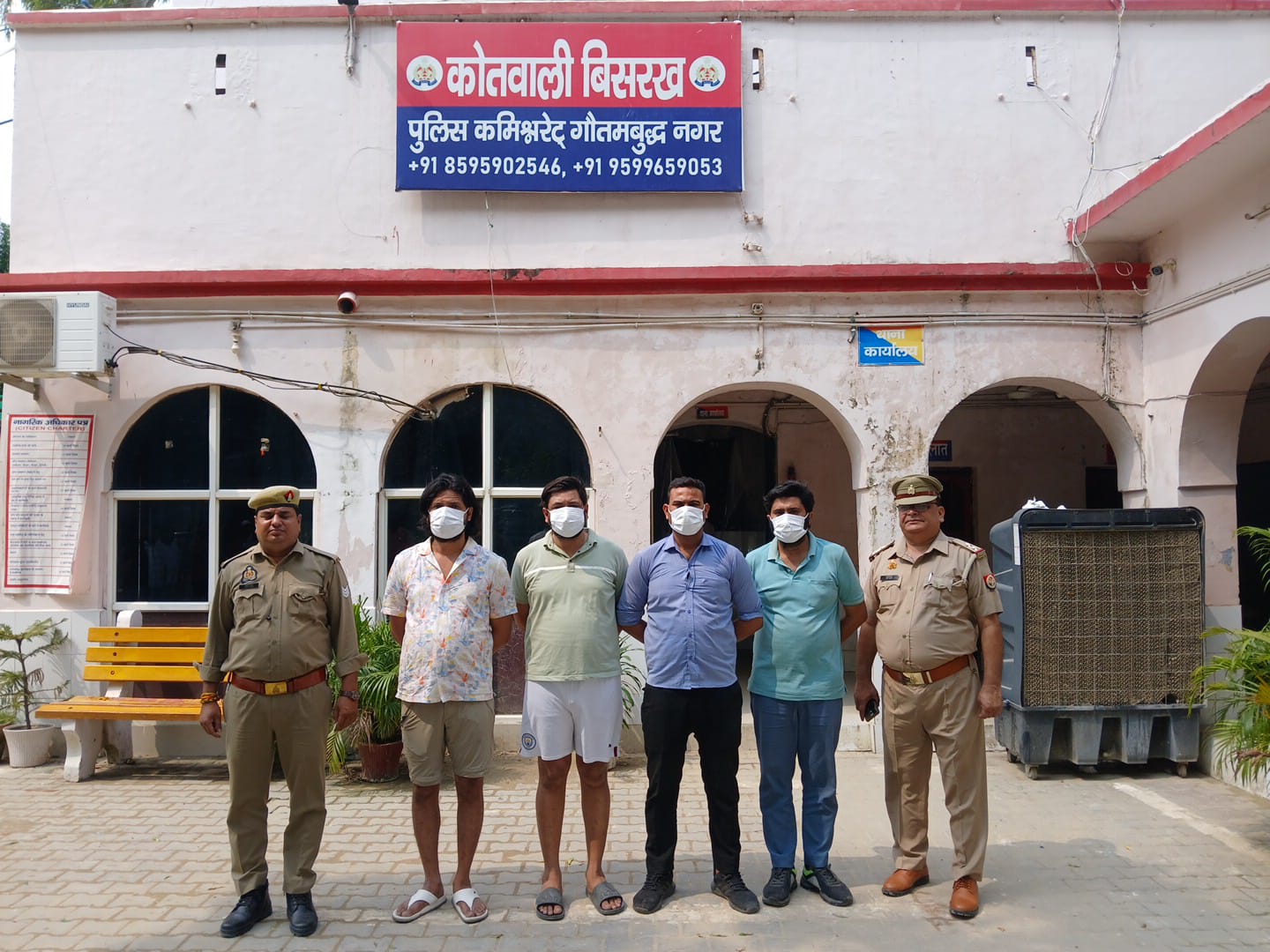 ग्रेटर नोएडा के आम्रपाली गोल्फ होम्स सोसायटी में सुरक्षा गार्ड और निवासी के बीच मारपीट, चार गिरफ्तार