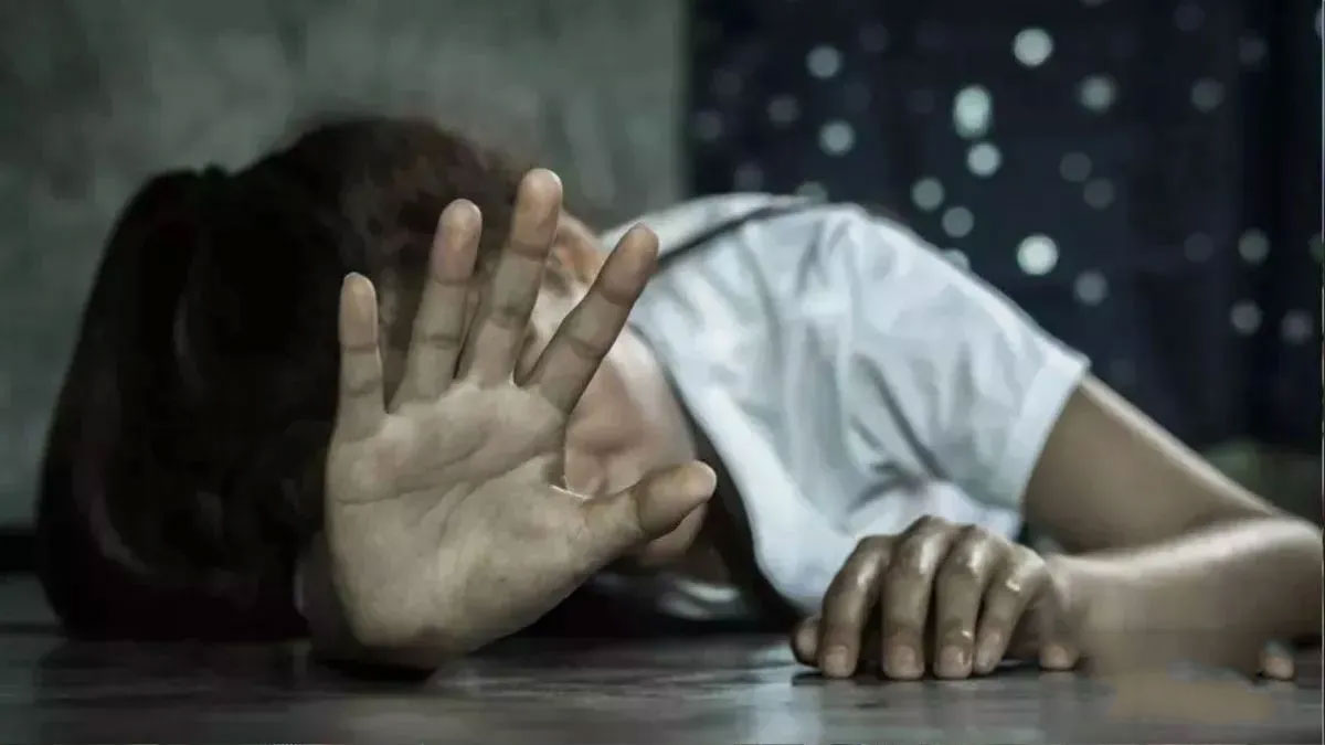 रत्नागिरी के गुरुकुल में दरिंदगी का खुलासा: प्रमुख बाबा और शिक्षक गिरफ्तार, नाबालिग छात्रा ने लगाए यौन शोषण के आरोप