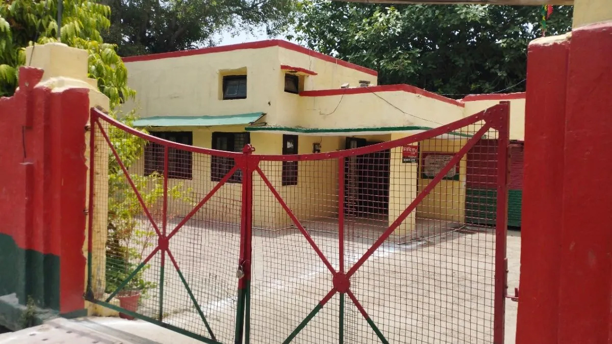सपा कार्यालय खाली कराने पर सियासी टकराव तेज, अखिलेश यादव बोले- हर कीमत पर पार्टी सम्मान की रक्षा करेंगे