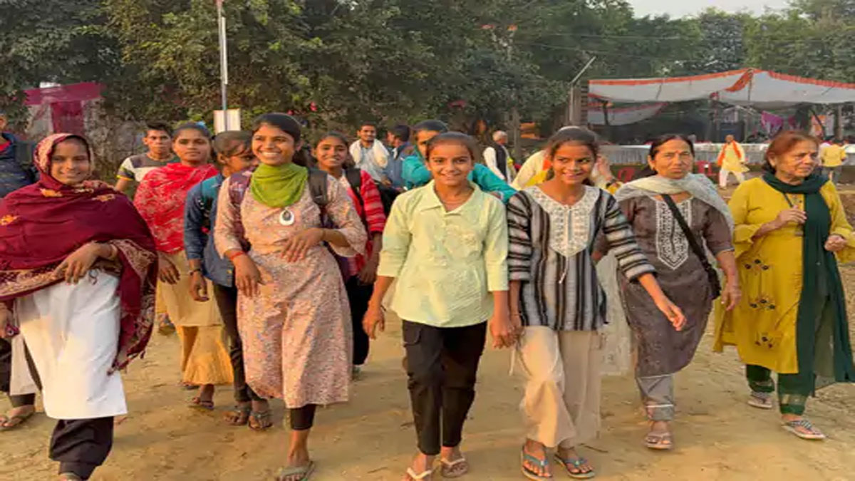 संभल में 24 कोसीय परिक्रमा बनी आस्था का महासागर: लाखों श्रद्धालुओं ने किया 68 तीर्थों का दर्शन, मोक्षदायिनी यात्रा से गूंजा नगर