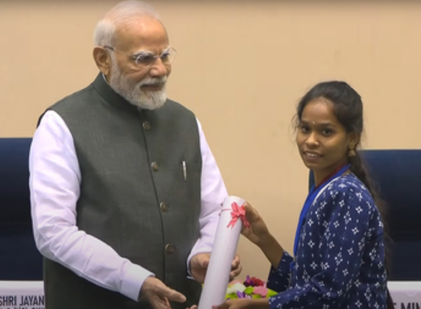प्रधानमंत्री मोदी ने आईटीआई टॉपर्स को सम्मानित किया, बिहार समेत युवाओं के लिए नई योजनाओं का शुभारंभ