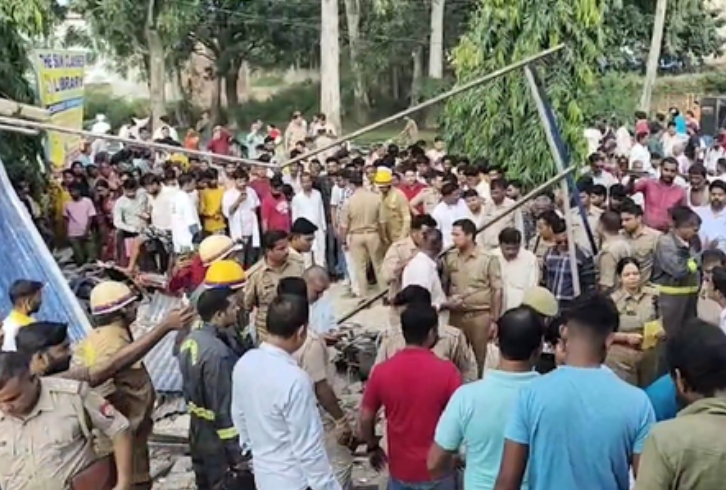 फर्रूखाबाद के कोचिंग सेंटर में जोरदार धमाका, 2 लोगों के उड़े चीथड़े, 5 घायल 