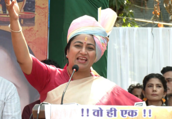 वाल्मीकि जयंती पर त्रिलोकपुरी मंदिर पुनर्निर्माण के लिए सीएम रेखा गुप्ता ने दिए ₹1 लाख