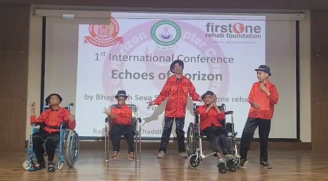 दीपावली पर आत्मनिर्भरता की मिसाल: गाजियाबाद की भागीरथी सेवा संस्थान ने दिव्यांग बच्चों को सिखाई कला, लगवाए स्टॉल