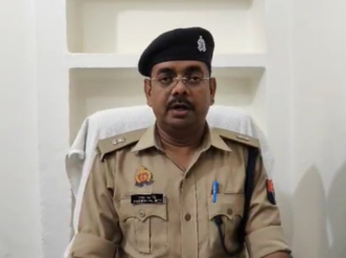 फतेहपुर में दर्दनाक सड़क हादसा: कार तालाब में गिरी, 4 की मौत, 5 घायल