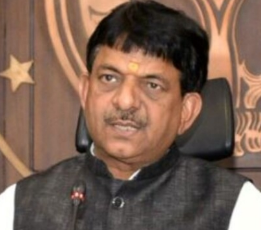 यूपी मंत्री कपिल देव अग्रवाल का ममता बनर्जी पर तीखा हमला — कहा, “दुर्गापुर गैंगरेप पर मुख्यमंत्री का बयान शर्मनाक