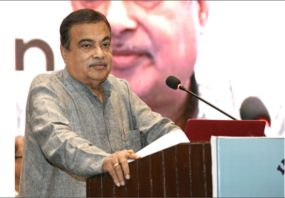 नितिन गडकरी ने पुडुचेरी में 2,000 करोड़ रुपये की राष्ट्रीय राजमार्ग परियोजनाओं का किया उद्घाटन और शिलान्यास