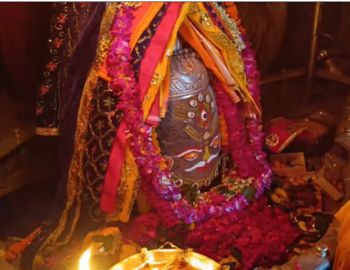 कार्तिक मास की दशमी पर महाकालेश्वर मंदिर में भस्म आरती और भव्य श्रृंगार, भक्तों की भीड़ उमड़ी
