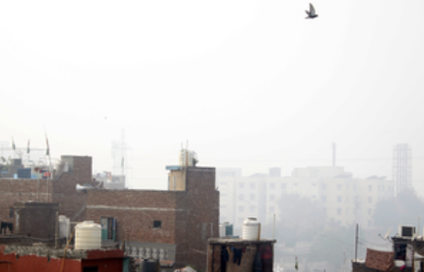 दिवाली से पहले दिल्ली-एनसीआर की हवा ज़हरीली, नोएडा-गाज़ियाबाद में हालात सबसे बदतर