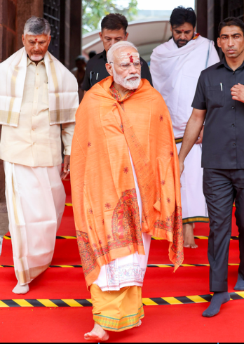 प्रधानमंत्री मोदी ने आंध्र प्रदेश के श्रीशैलम मंदिर में की पूजा-अर्चना, देश की सुख-समृद्धि की कामना