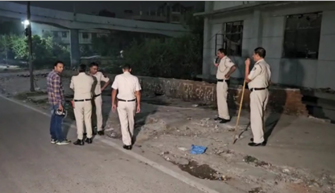 दिल्ली के शास्त्री पार्क में चचेरे भाइयों पर गोलीबारी, एक की मौत, दूसरा गंभीर घायल