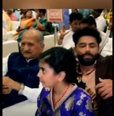 रिवाबा जडेजा ने ली गुजरात में मंत्री पद की शपथ, रविंद्र जडेजा और बेटी रहे मौजूद