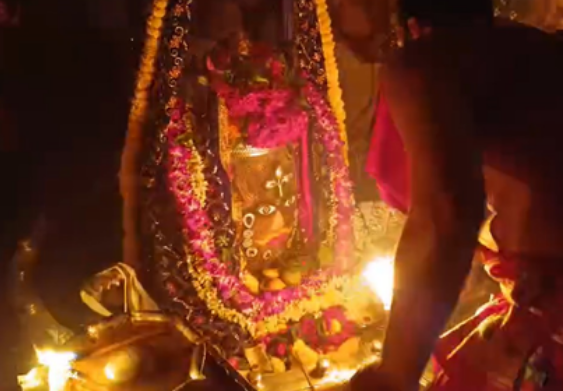 धनतेरस पर बाबा महाकाल के भस्म आरती दर्शन को उमड़ा श्रद्धालुओं का सैलाब
