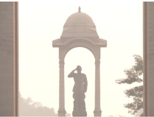 दिल्ली की हवा फिर हुई ज़हरीली, कई इलाकों में एक्यूआई 300 के पार