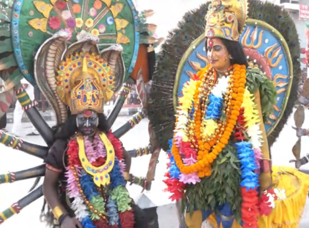 दीपोत्सव से पहले फूलों और दीपों से सजी अयोध्या, 26 लाख दीयों से बनेगा रिकॉर्ड