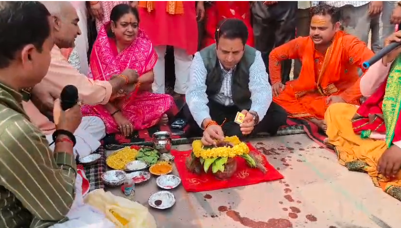 गाजियाबाद में हिंडन छठ घाट पर 'नहाय-खाय' के साथ छठ महापर्व का शुभारंभ