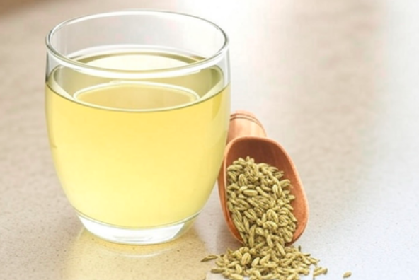 वजन घटाने से लेकर मुंह की बदबू मिटाने तक- जानिए सौंफ के पानी के अनगिनत फायदे