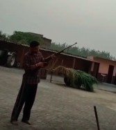 मुजफ्फरनगर में लाइसेंसी राइफल से फायरिंग की रील बनाना पड़ा महंगा, दो सगे भाई गिरफ्तार; राइफल जब्त