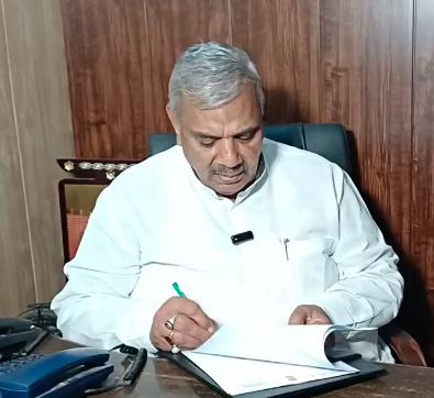 मुजफ्फरनगर में सांसद हरेंद्र मलिक ने गन्ना मूल्य वृद्धि को बताया नाकाफी, मंत्री पर कसा तंज